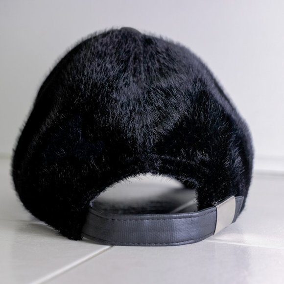 Faux fur cap - Picture 4 of 5